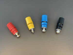 Terminal binding posts connectors